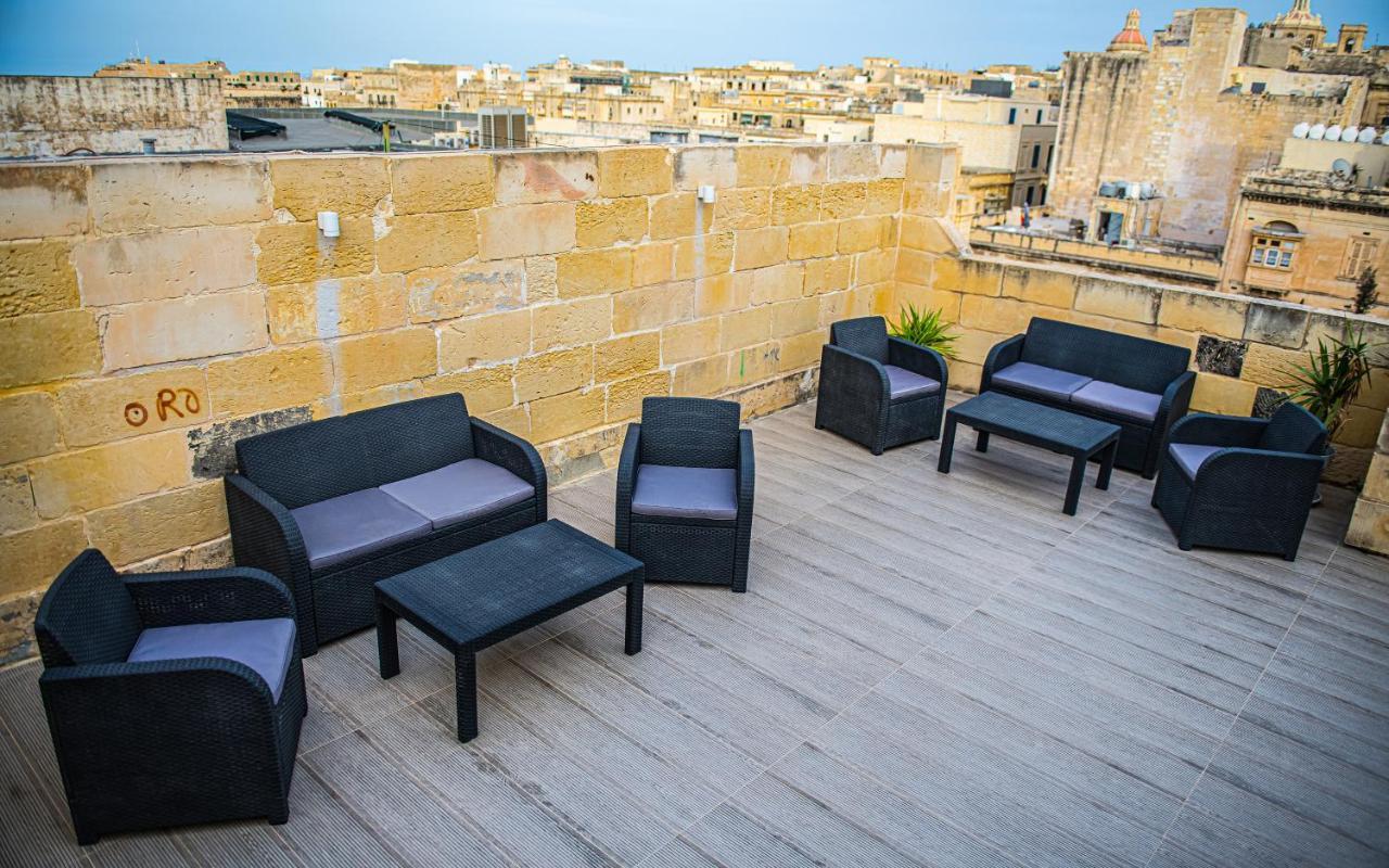 Coral Apartment Valletta Exteriör bild