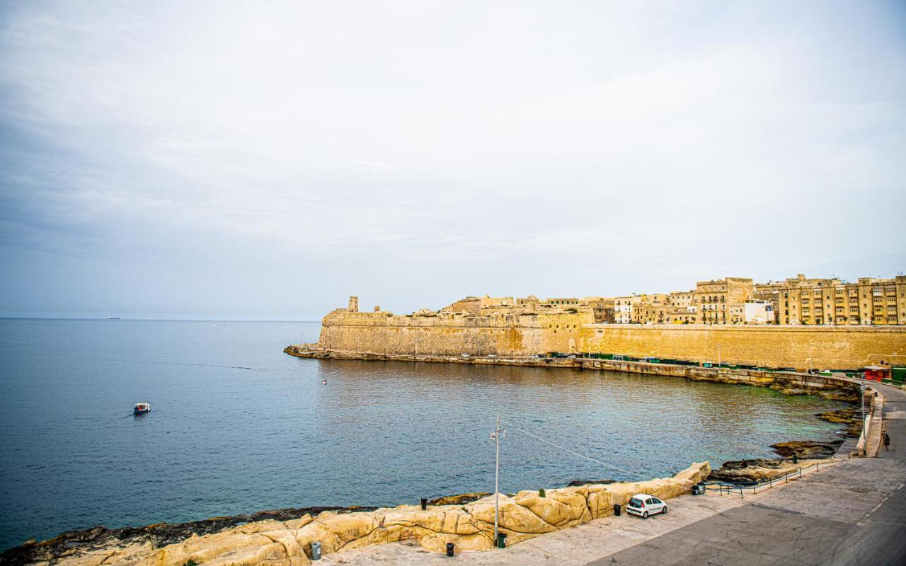 Coral Apartment Valletta Exteriör bild